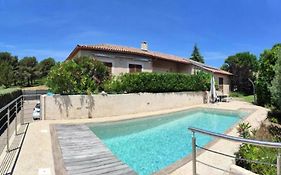 Jolie maison au calme avec piscine privée - 5 Pièces 8 personnes